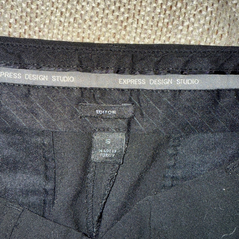 Express Editor Bermuda Shorts - Picture 3 of 3